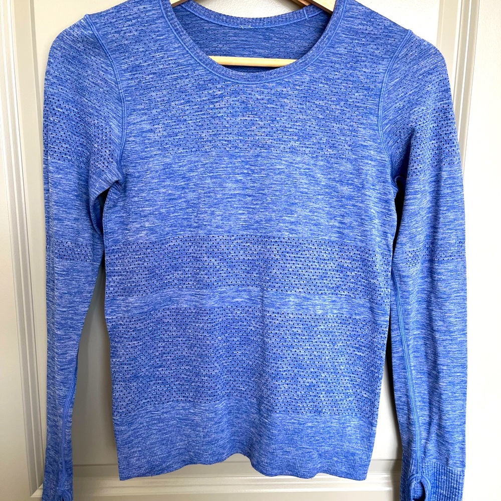 Vented Lululemon long sleeve shirt.